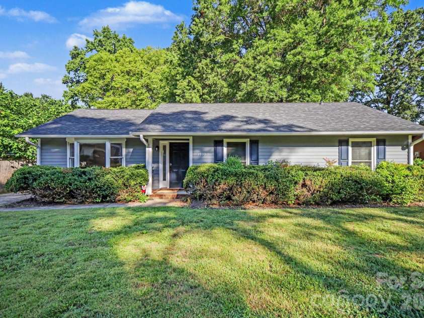 1530 Teddington Drive, Charlotte, NC 28214.  MLS# CAR4389626, YatesRealty ID 28749. 