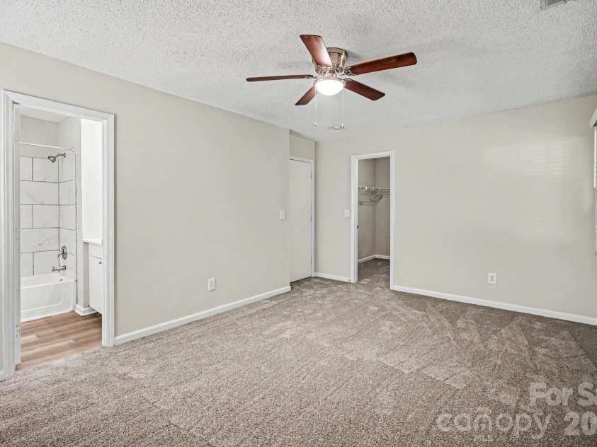 1530 Teddington Drive, Charlotte, NC 28214.  MLS# CAR4389626, YatesRealty ID 28749. 