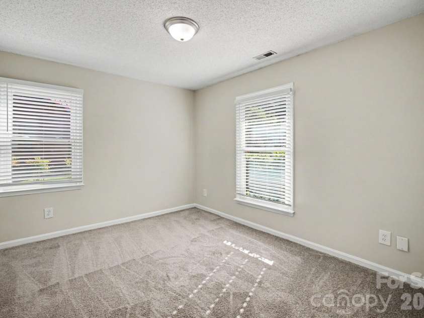 1530 Teddington Drive, Charlotte, NC 28214.  MLS# CAR4389626, YatesRealty ID 28749. 