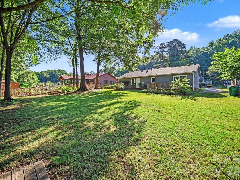 1530 Teddington Drive, Charlotte, NC 28214.  MLS# CAR4389626, YatesRealty ID 28749. 