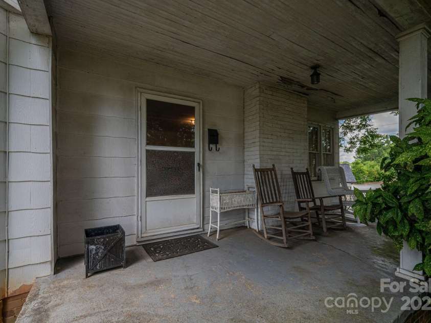 1109 Union Road, Gastonia, NC 28054.  MLS# CAR4284473, YatesRealty ID 28750. 