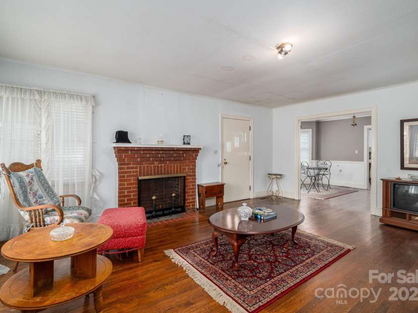 1109 Union Road, Gastonia, NC 28054.  MLS# CAR4284473, YatesRealty ID 28750. 