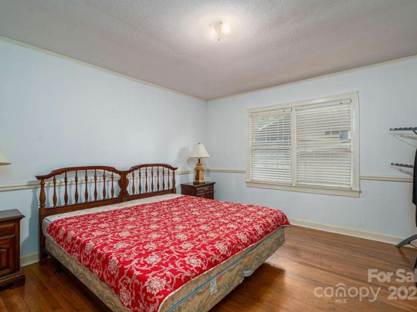 1109 Union Road, Gastonia, NC 28054.  MLS# CAR4284473, YatesRealty ID 28750. 