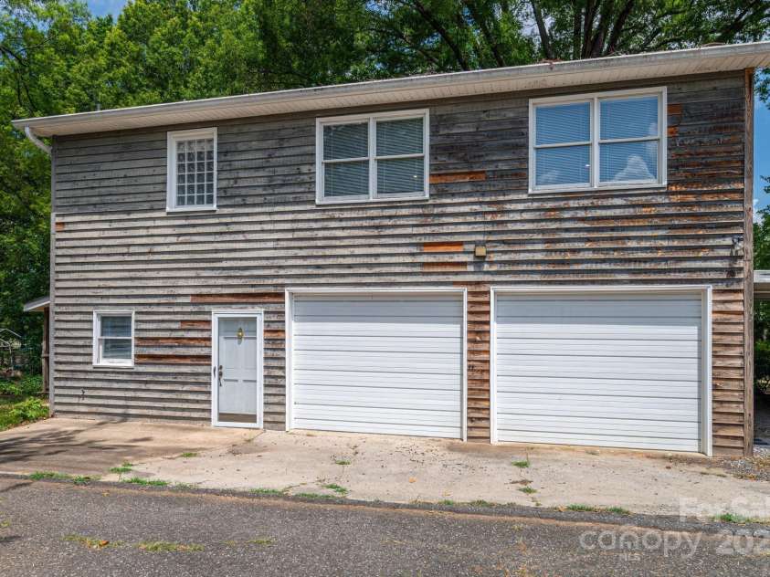 1109 Union Road, Gastonia, NC 28054.  MLS# CAR4284473, YatesRealty ID 28750. 