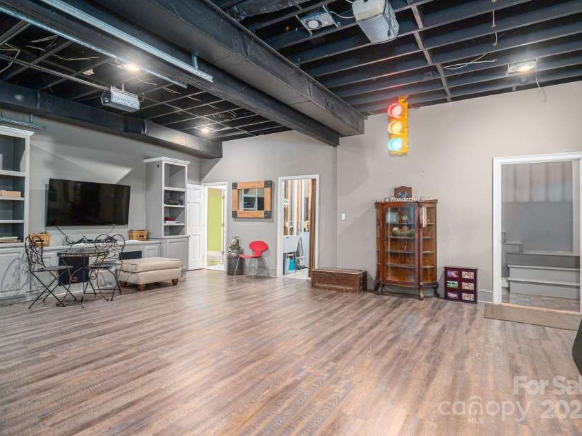 1109 Union Road, Gastonia, NC 28054.  MLS# CAR4284473, YatesRealty ID 28750. 