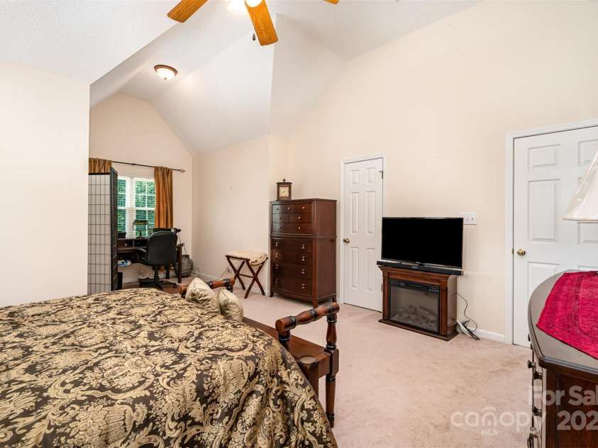 4042 River Falls Drive, Lowell, NC 28098.  MLS# CAR4283716, YatesRealty ID 28755. 