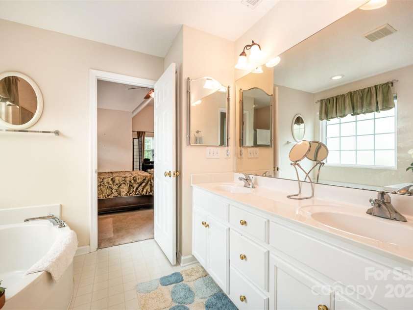 4042 River Falls Drive, Lowell, NC 28098.  MLS# CAR4283716, YatesRealty ID 28755. 