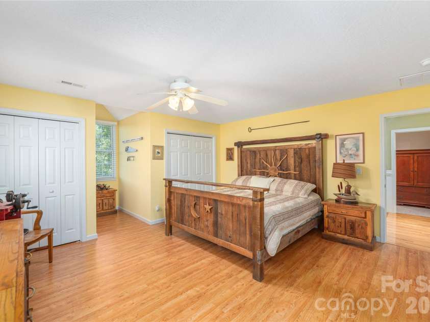 554 Breckenridge Road, Waynesville, NC 28785.  MLS# CAR4390627, YatesRealty ID 28756. Second Primary Suite