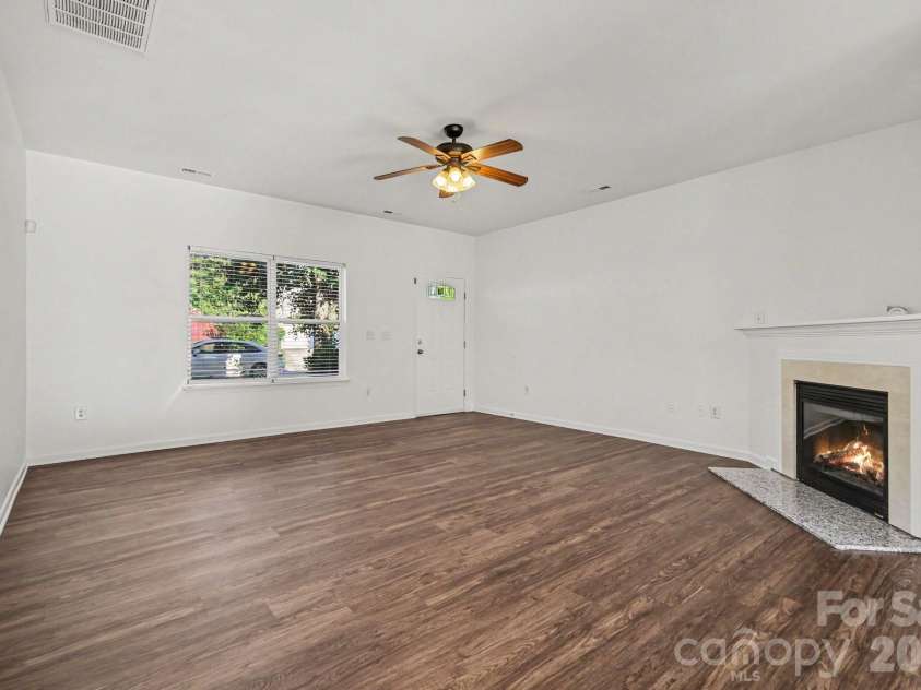 4615 Potters Glen Road, Charlotte, NC 28269.  MLS# CAR4390253, YatesRealty ID 28757. 