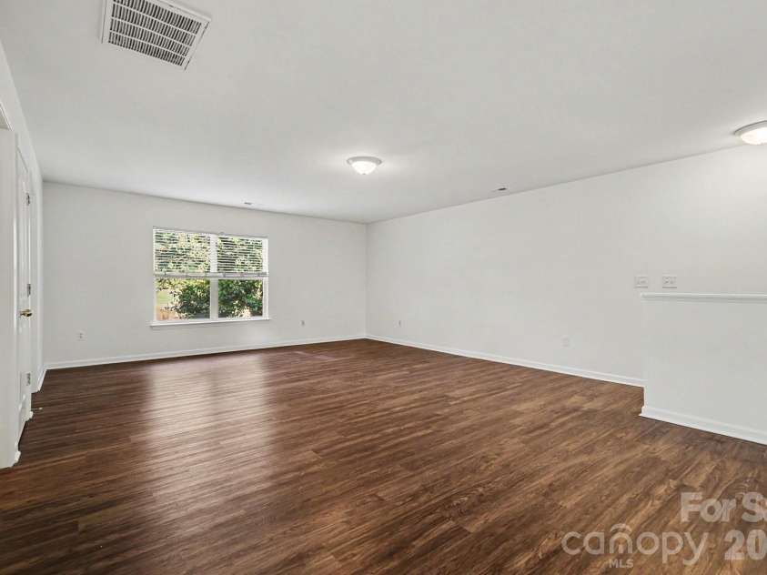4615 Potters Glen Road, Charlotte, NC 28269.  MLS# CAR4390253, YatesRealty ID 28757. 