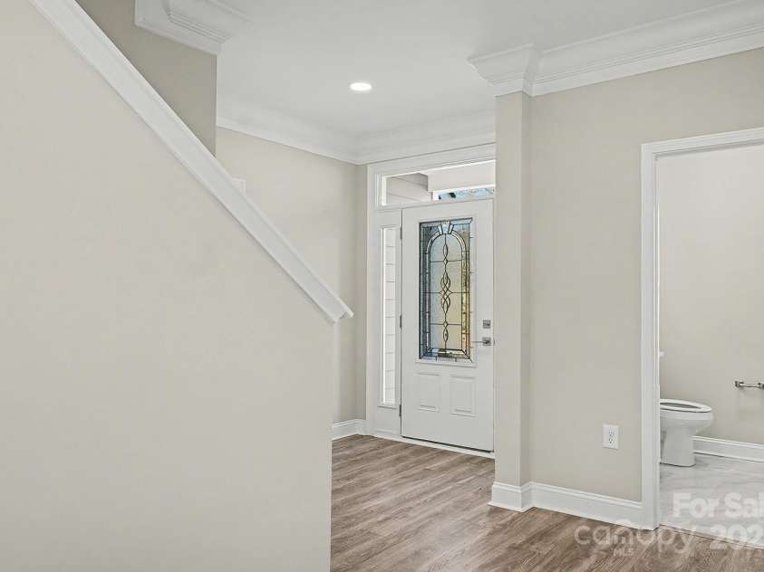 4006 Scarlet Drive, Matthews, NC 28104.  MLS# CAR4251173, YatesRealty ID 28758. 