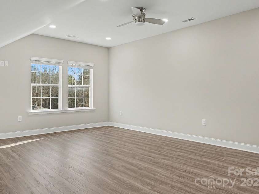 4006 Scarlet Drive, Matthews, NC 28104.  MLS# CAR4251173, YatesRealty ID 28758. 