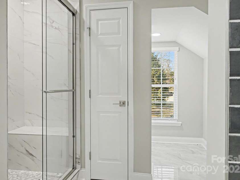 4006 Scarlet Drive, Matthews, NC 28104.  MLS# CAR4251173, YatesRealty ID 28758. 