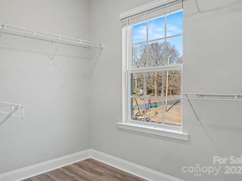 4006 Scarlet Drive, Matthews, NC 28104.  MLS# CAR4251173, YatesRealty ID 28758. 