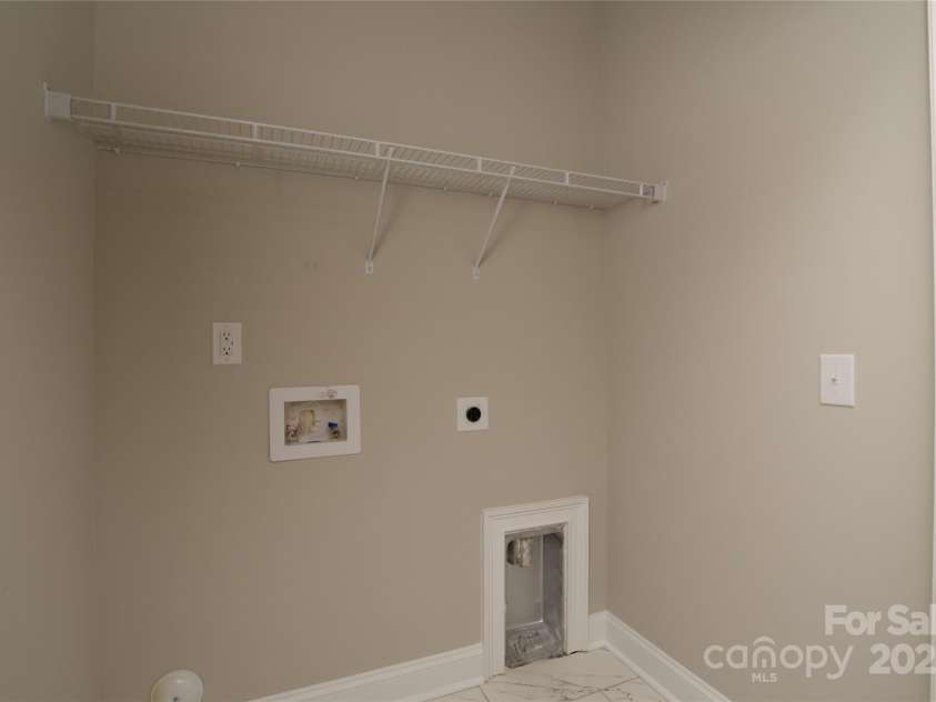 4006 Scarlet Drive, Matthews, NC 28104.  MLS# CAR4251173, YatesRealty ID 28758. Laundry room