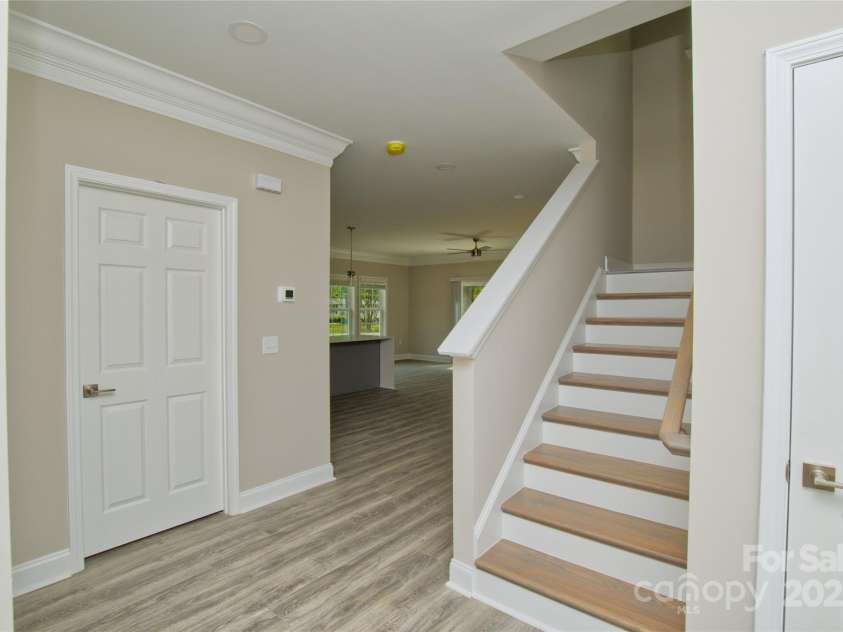 4006 Scarlet Drive, Matthews, NC 28104.  MLS# CAR4251173, YatesRealty ID 28758. Main entry