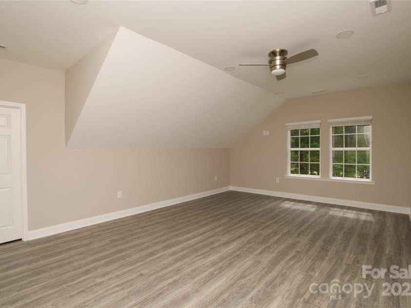 4006 Scarlet Drive, Matthews, NC 28104.  MLS# CAR4251173, YatesRealty ID 28758. Master bedroom