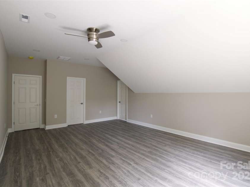 4006 Scarlet Drive, Matthews, NC 28104.  MLS# CAR4251173, YatesRealty ID 28758. Master bedroom