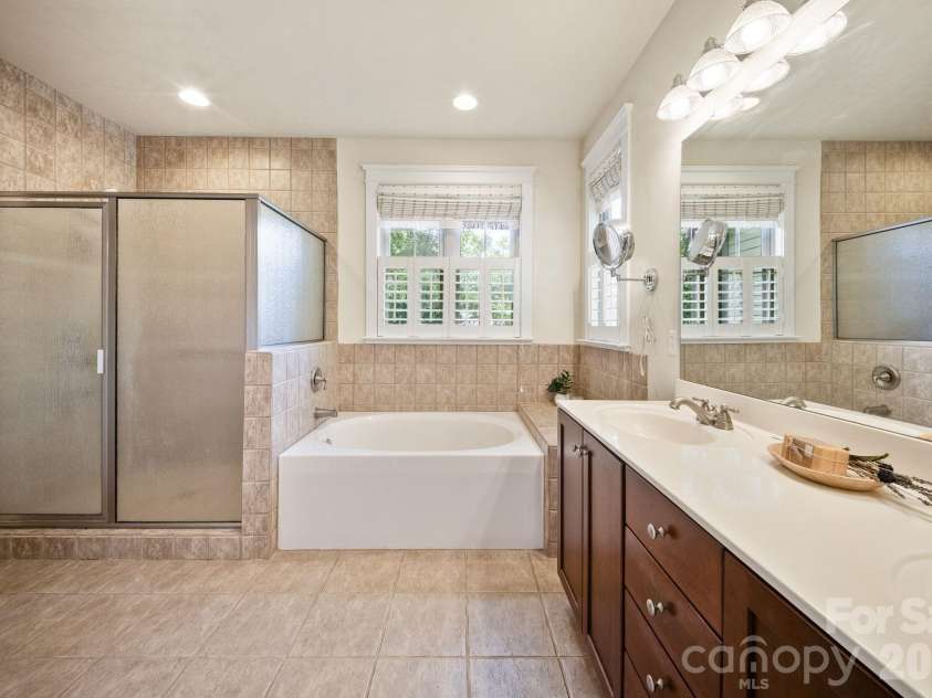 289 Fennel Dun Circle, Biltmore Lake, NC 28715.  MLS# CAR4388138, YatesRealty ID 28759. 