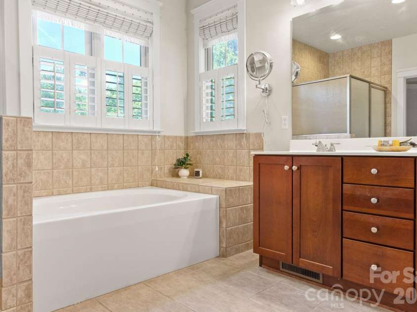 289 Fennel Dun Circle, Biltmore Lake, NC 28715.  MLS# CAR4388138, YatesRealty ID 28759. 