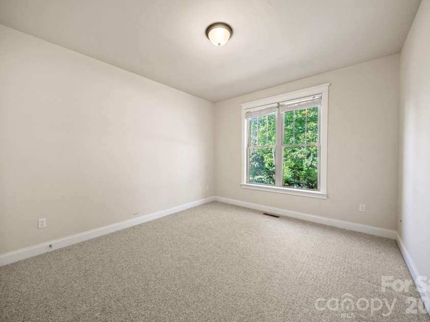 289 Fennel Dun Circle, Biltmore Lake, NC 28715.  MLS# CAR4388138, YatesRealty ID 28759. 