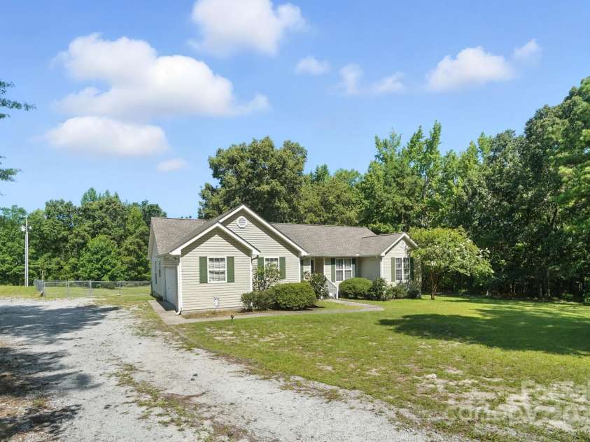 1116 Shop Road, Kershaw, SC 29067.  MLS# CAR4306111, YatesRealty ID 2876. 