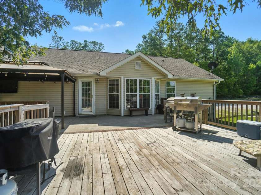 1116 Shop Road, Kershaw, SC 29067.  MLS# CAR4306111, YatesRealty ID 2876. 