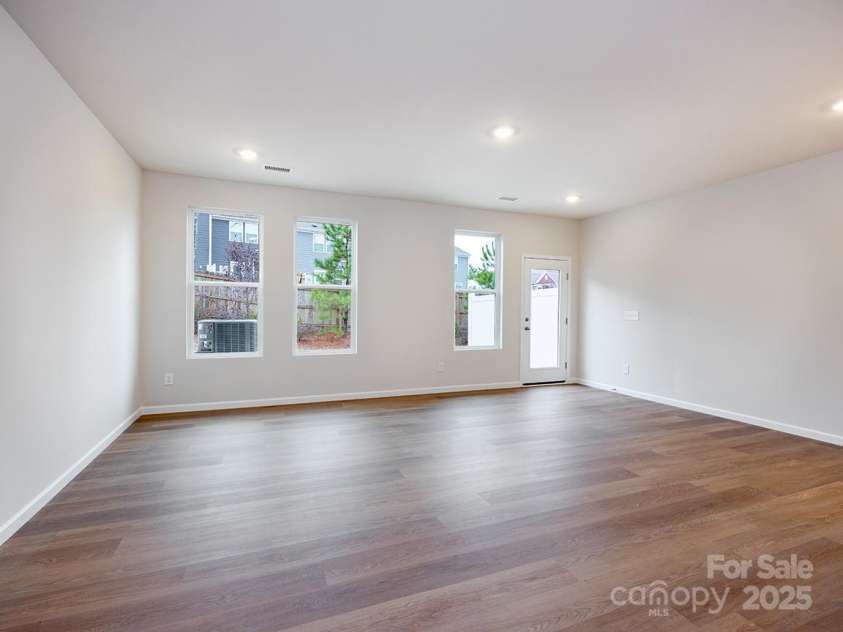 2535 Ruby Dixon Crossing Drive, Gastonia, NC 28056.  MLS# CAR4256272, YatesRealty ID 2876. Great room