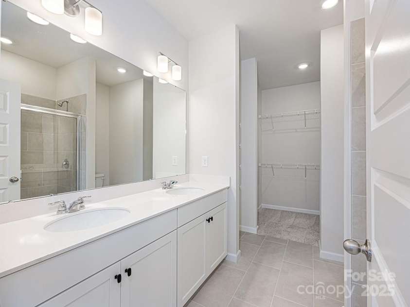2535 Ruby Dixon Crossing Drive, Gastonia, NC 28056.  MLS# CAR4256272, YatesRealty ID 2876. Owner's suite bath
