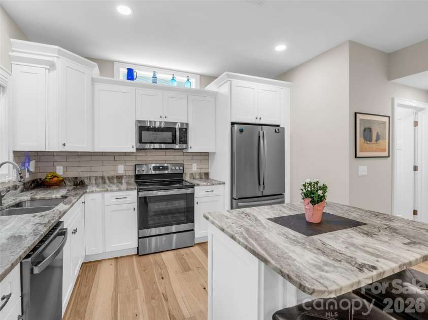221 Millbrae Loop, Hendersonville, NC 28791.  MLS# CAR4382043, YatesRealty ID 28761. 