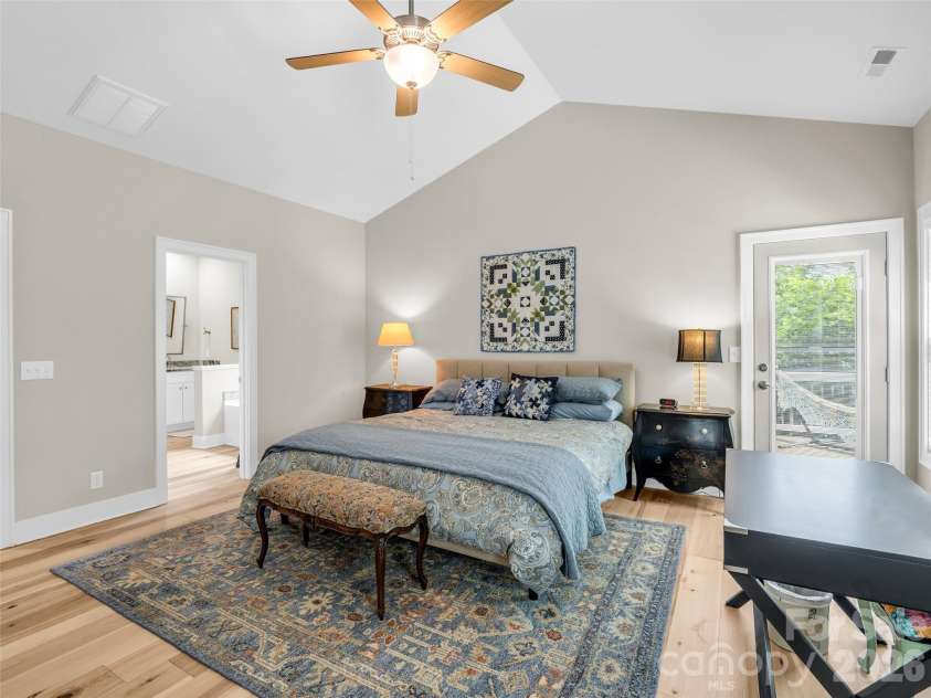 221 Millbrae Loop, Hendersonville, NC 28791.  MLS# CAR4382043, YatesRealty ID 28761. 