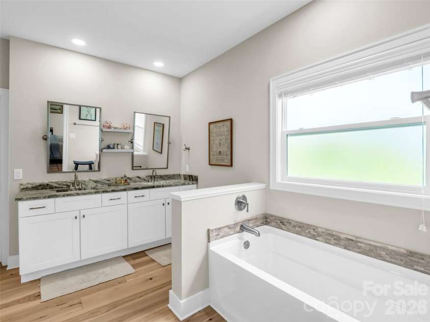 221 Millbrae Loop, Hendersonville, NC 28791.  MLS# CAR4382043, YatesRealty ID 28761. 