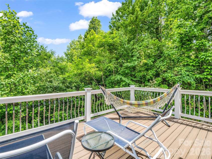 221 Millbrae Loop, Hendersonville, NC 28791.  MLS# CAR4382043, YatesRealty ID 28761. 