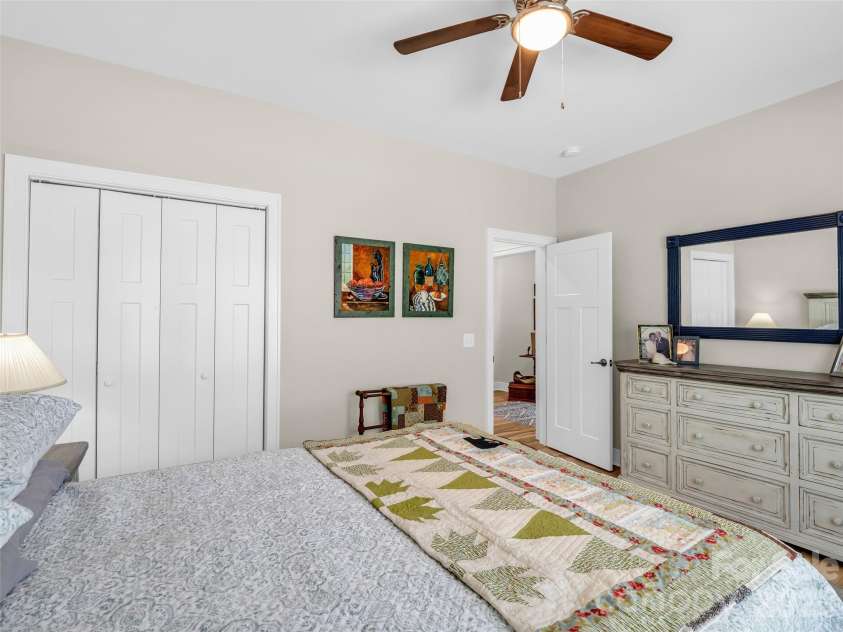 221 Millbrae Loop, Hendersonville, NC 28791.  MLS# CAR4382043, YatesRealty ID 28761. 