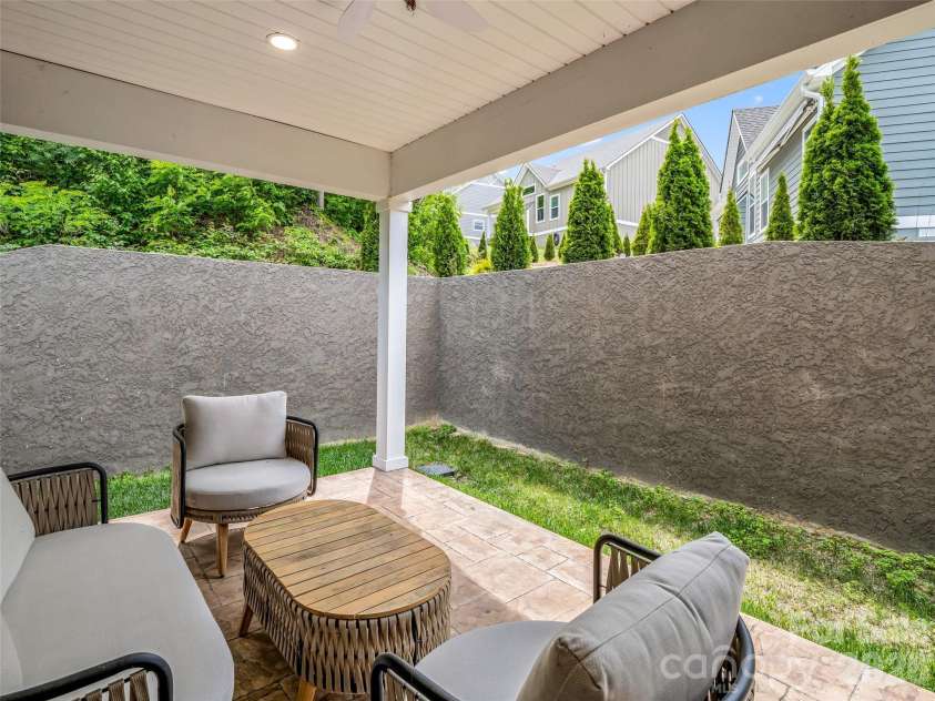 221 Millbrae Loop, Hendersonville, NC 28791.  MLS# CAR4382043, YatesRealty ID 28761. 