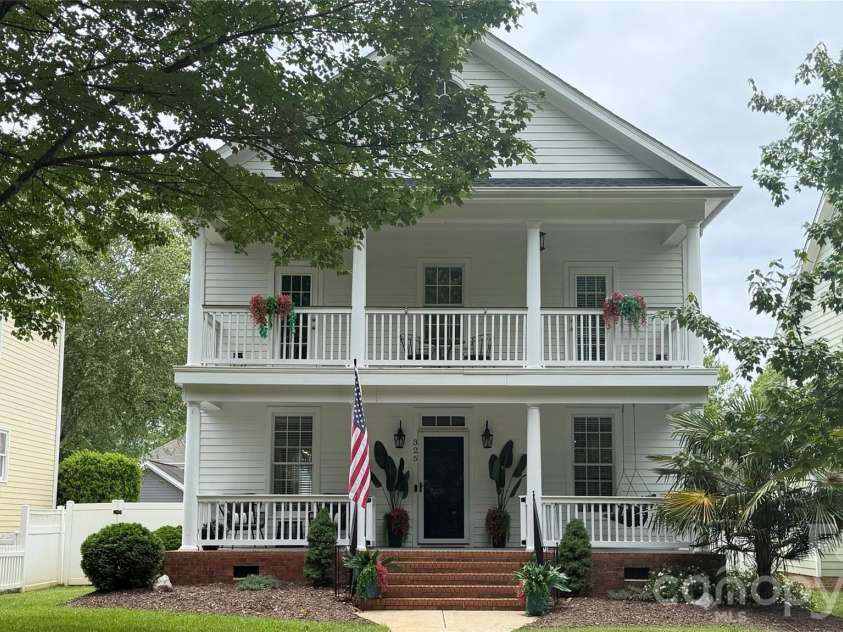 325 Elis Way, Fort Mill, SC 29708.  MLS# CAR4383399, YatesRealty ID 28762. 