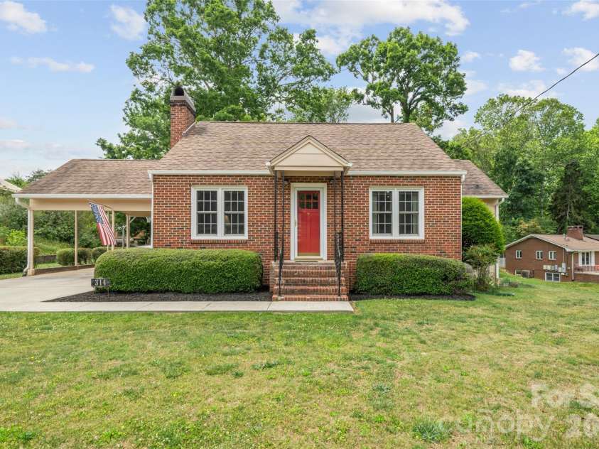 314 Old Leicester Highway, Asheville, NC 28806.  MLS# CAR4388057, YatesRealty ID 28763. 