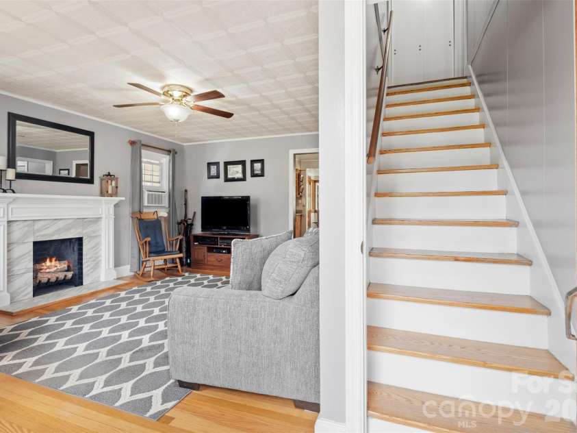 314 Old Leicester Highway, Asheville, NC 28806.  MLS# CAR4388057, YatesRealty ID 28763. 
