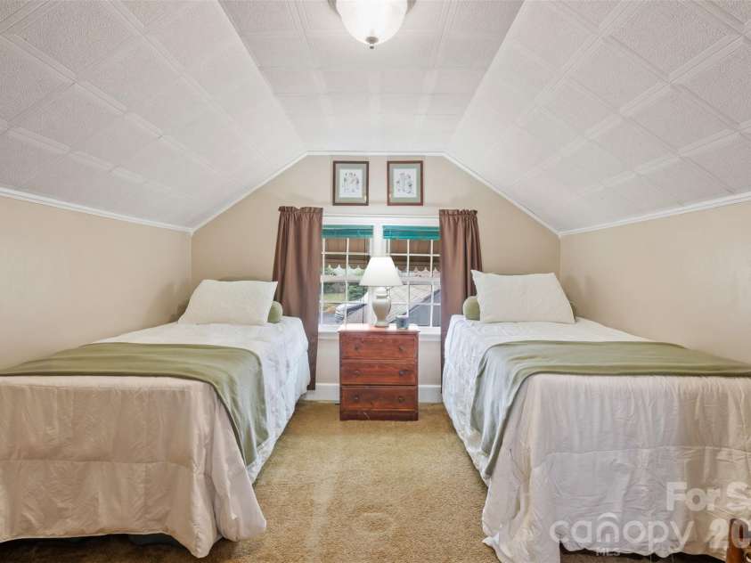 314 Old Leicester Highway, Asheville, NC 28806.  MLS# CAR4388057, YatesRealty ID 28763. 