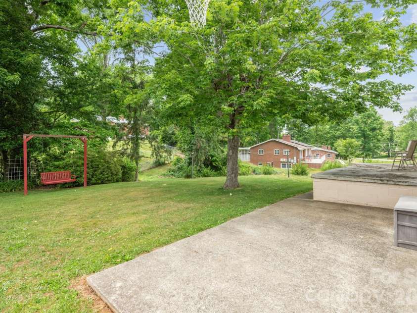 314 Old Leicester Highway, Asheville, NC 28806.  MLS# CAR4388057, YatesRealty ID 28763. 