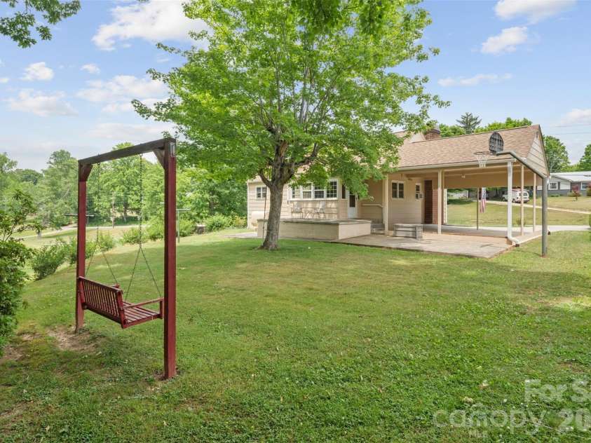 314 Old Leicester Highway, Asheville, NC 28806.  MLS# CAR4388057, YatesRealty ID 28763. 