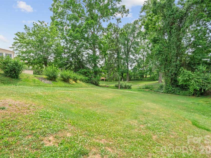 314 Old Leicester Highway, Asheville, NC 28806.  MLS# CAR4388057, YatesRealty ID 28763. 