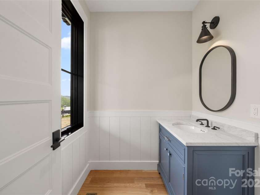 233 Westridge Farm Road, Asheville, NC 28804.  MLS# CAR4266061, YatesRealty ID 28764. 