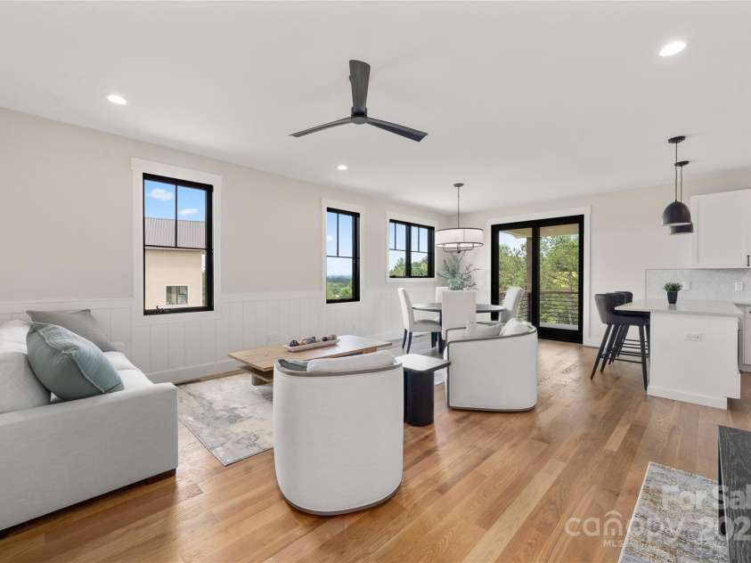 233 Westridge Farm Road, Asheville, NC 28804.  MLS# CAR4266061, YatesRealty ID 28764. Living Room on main