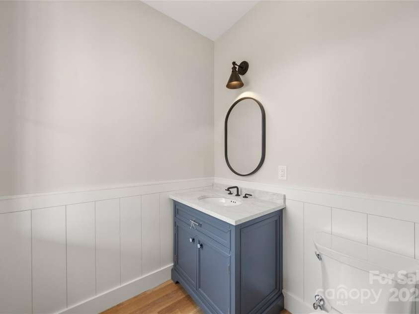 233 Westridge Farm Road, Asheville, NC 28804.  MLS# CAR4266061, YatesRealty ID 28764. Powder Bath on main