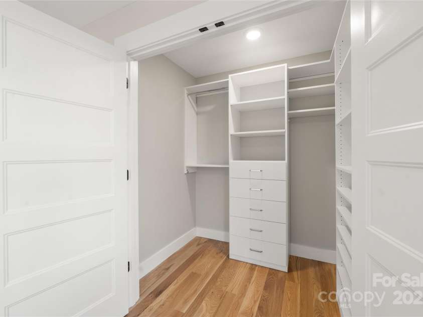233 Westridge Farm Road, Asheville, NC 28804.  MLS# CAR4266061, YatesRealty ID 28764. Upper Bedroom closet