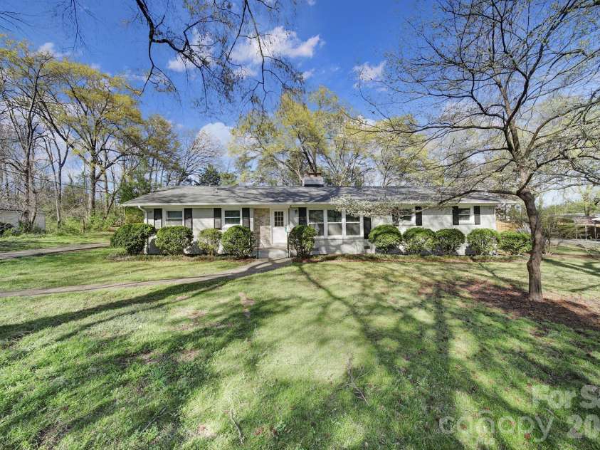 519 Amon Lane, Pineville, NC 28134.  MLS# CAR4362431, YatesRealty ID 28764. 
