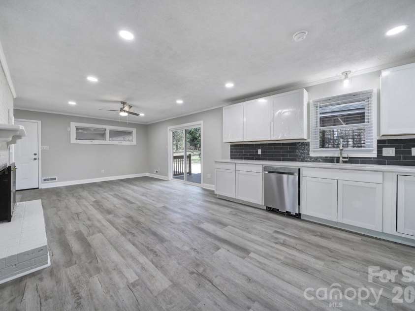519 Amon Lane, Pineville, NC 28134.  MLS# CAR4362431, YatesRealty ID 28764. 