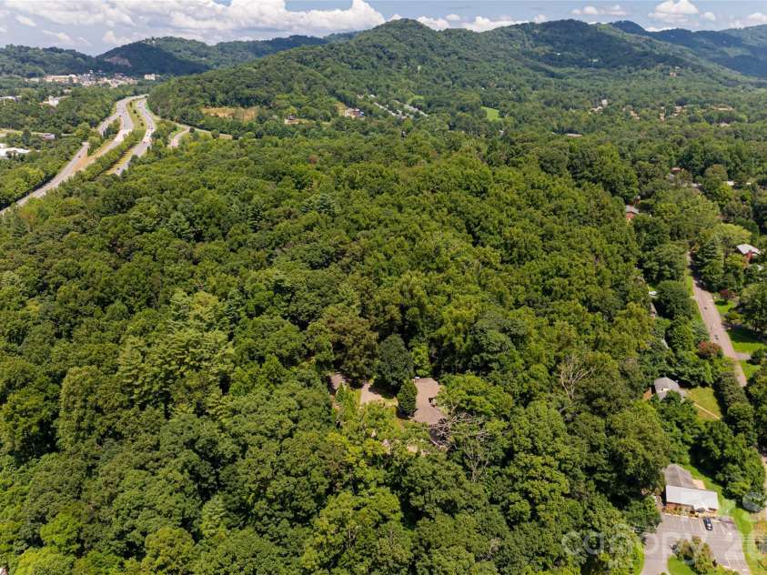 711 Shawnee Trail, Asheville, NC 28805.  MLS# CAR4388610, YatesRealty ID 28765. 