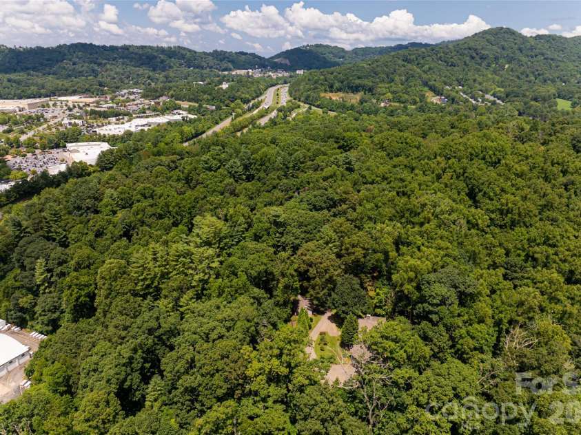 711 Shawnee Trail, Asheville, NC 28805.  MLS# CAR4388610, YatesRealty ID 28765. 